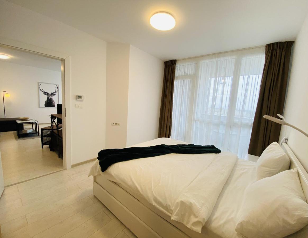 Charming Flat In Brasov With Balcony Panoramic View Apartment ภายนอก รูปภาพ