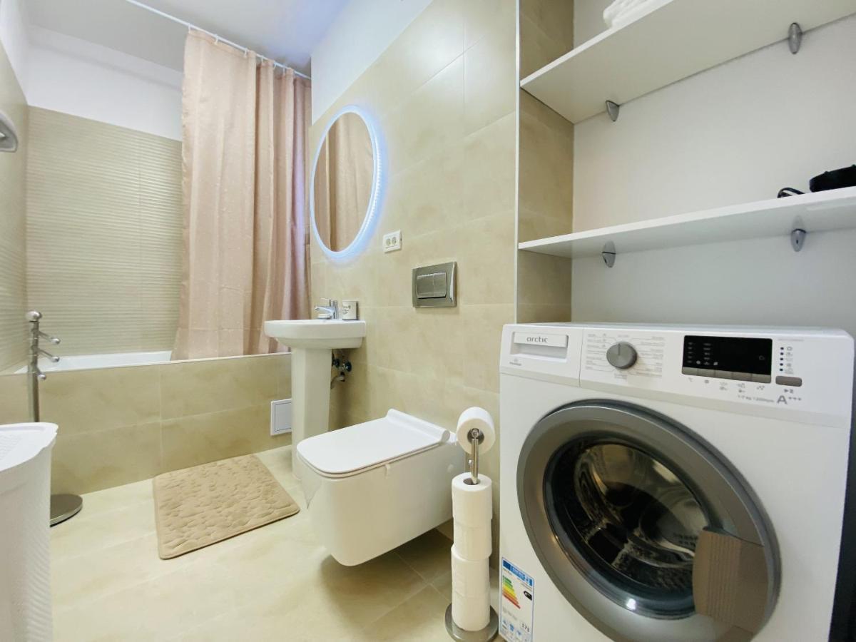 Charming Flat In Brasov With Balcony Panoramic View Apartment ภายนอก รูปภาพ