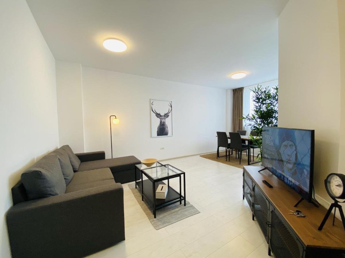 Charming Flat In Brasov With Balcony Panoramic View Apartment ภายนอก รูปภาพ