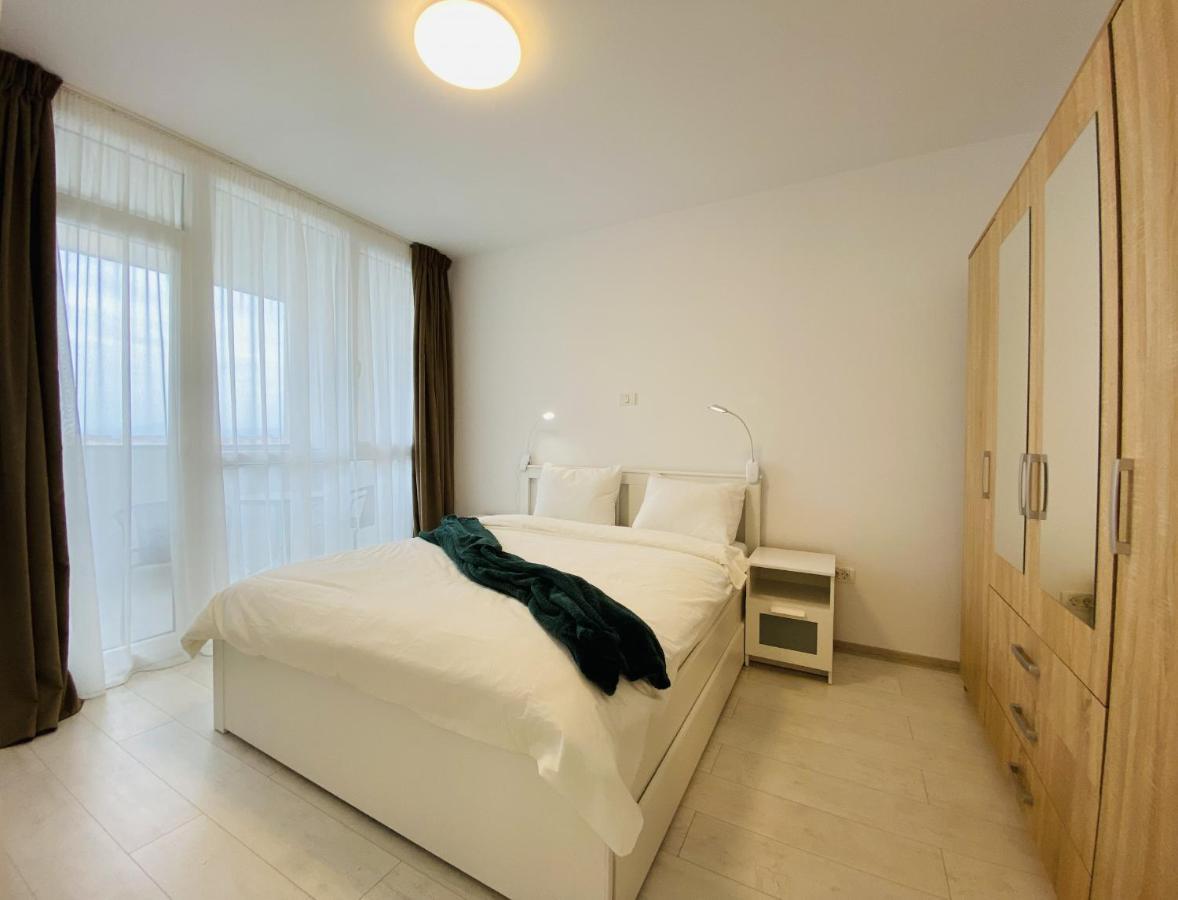 Charming Flat In Brasov With Balcony Panoramic View Apartment ภายนอก รูปภาพ