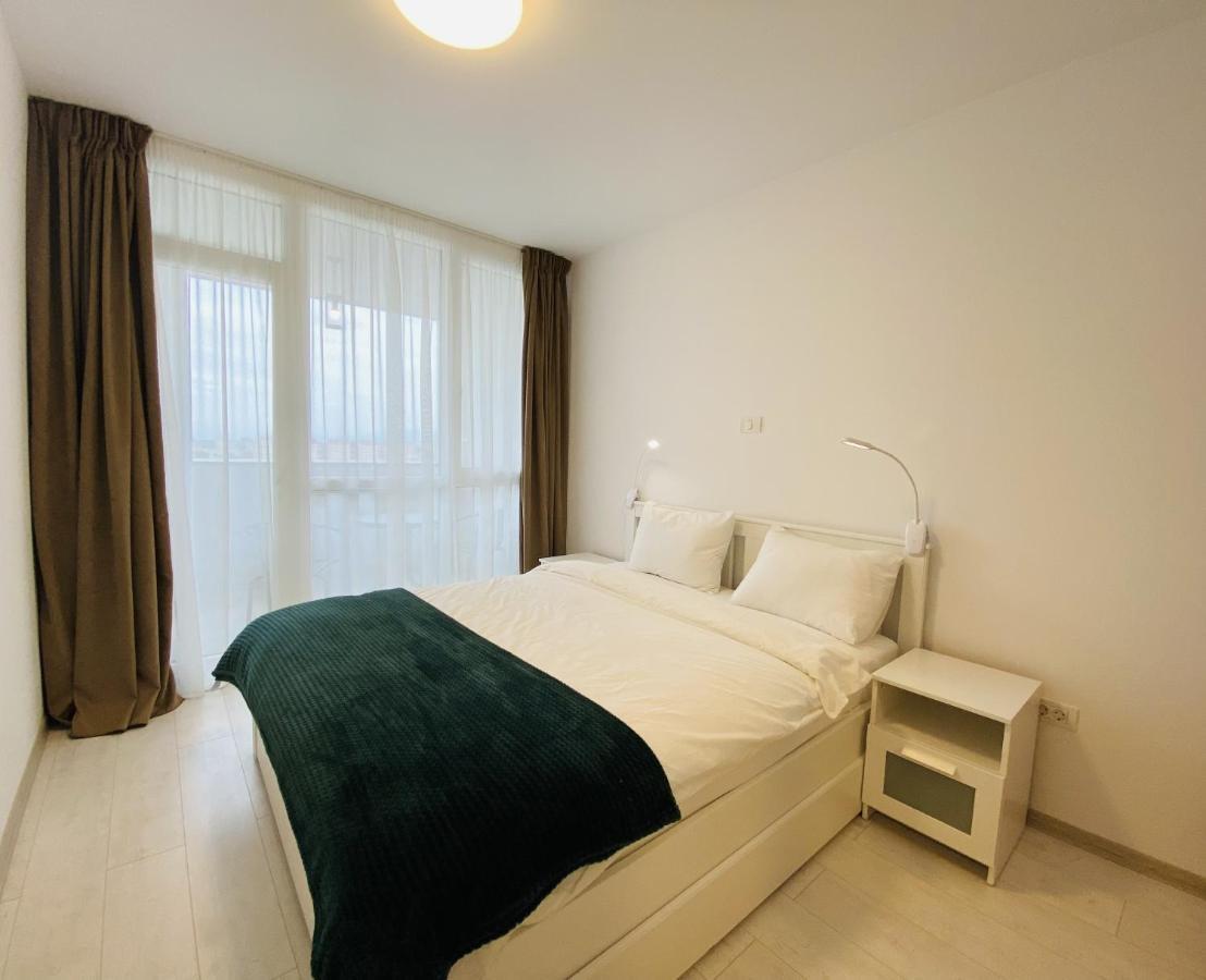 Charming Flat In Brasov With Balcony Panoramic View Apartment ภายนอก รูปภาพ